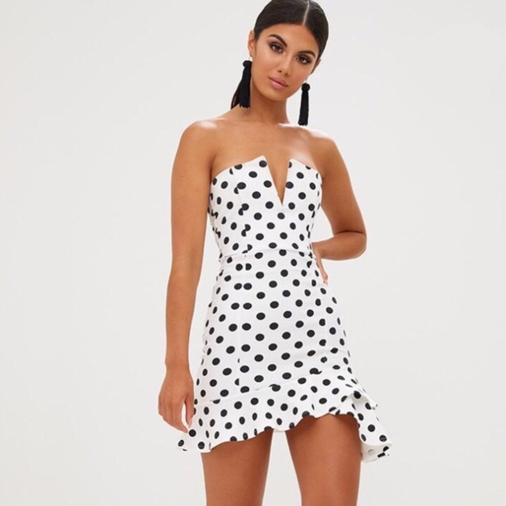 🔥PrettyLittyThing Sexy Polk Dot Dress🔥